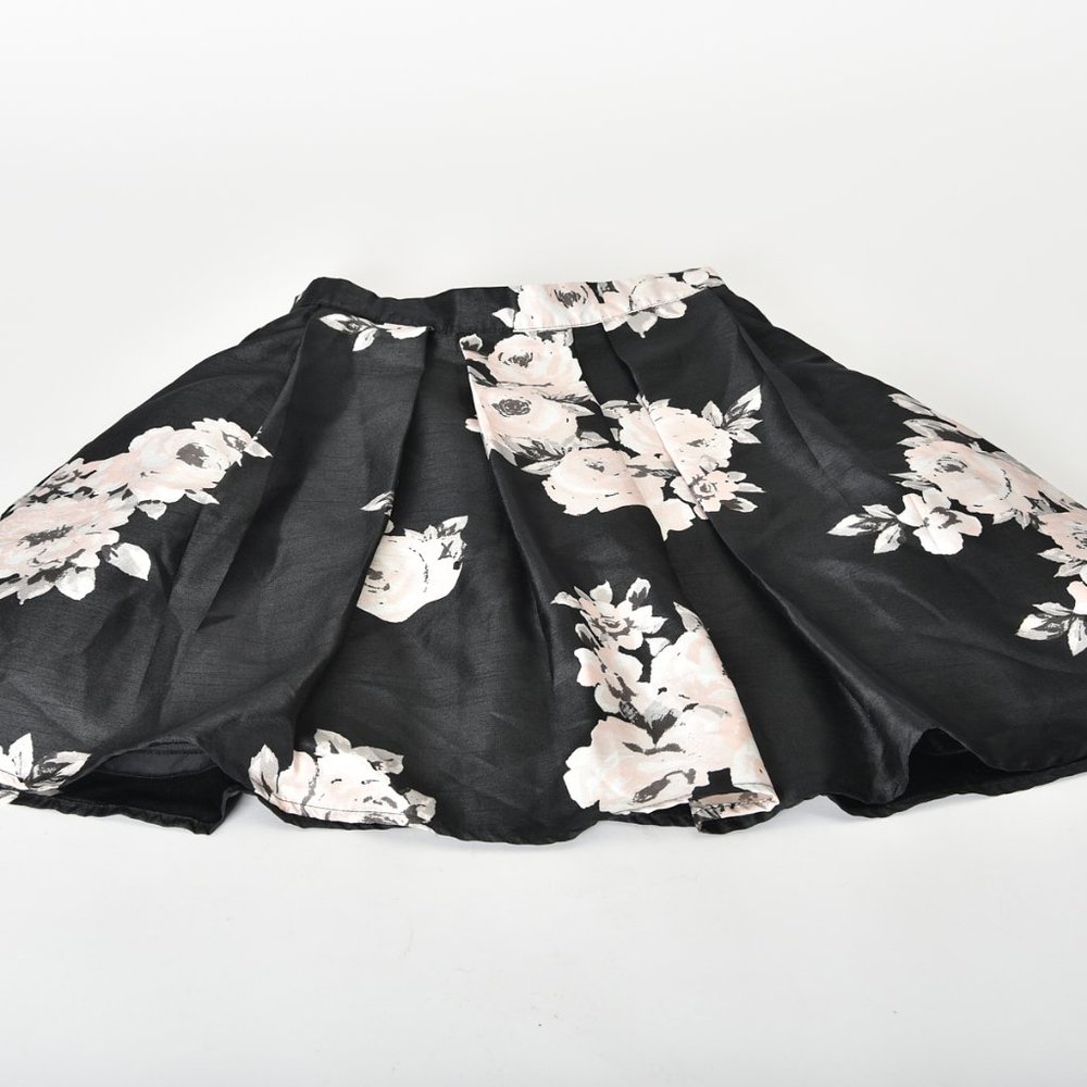 Sequin Hearts Black Pleated Puff Floral Skirt Size 0